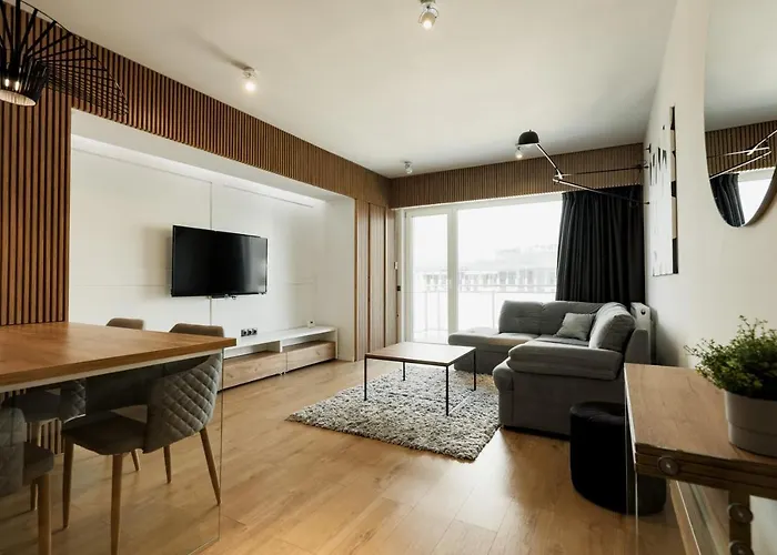 Nest Inn Mirror Apartment