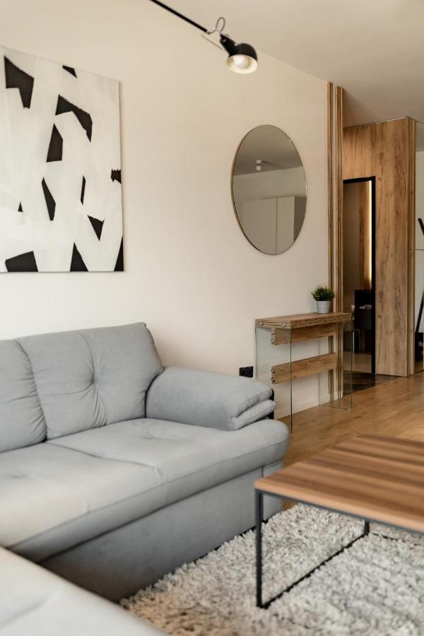 Nest Mirror